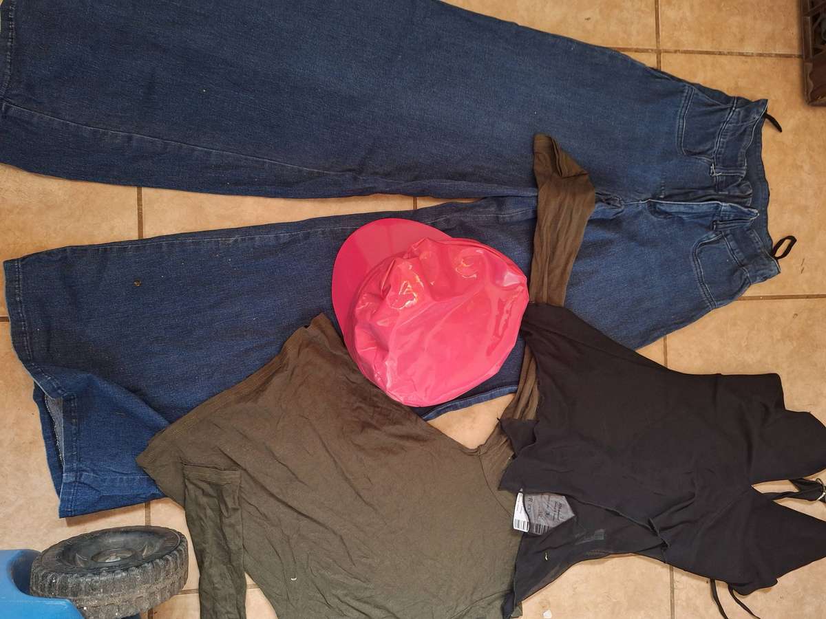 Ladies Combo 4 Piece. Size Small