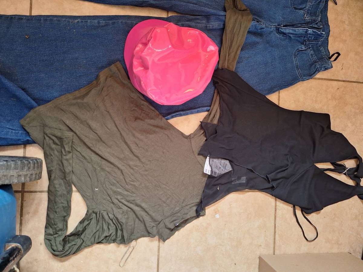 Ladies Combo 4 Piece. Size Small