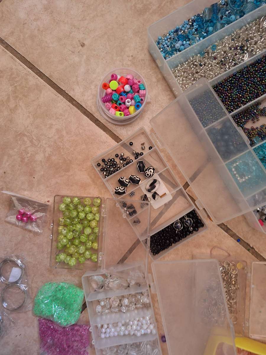 Jewelry making items - Job lot