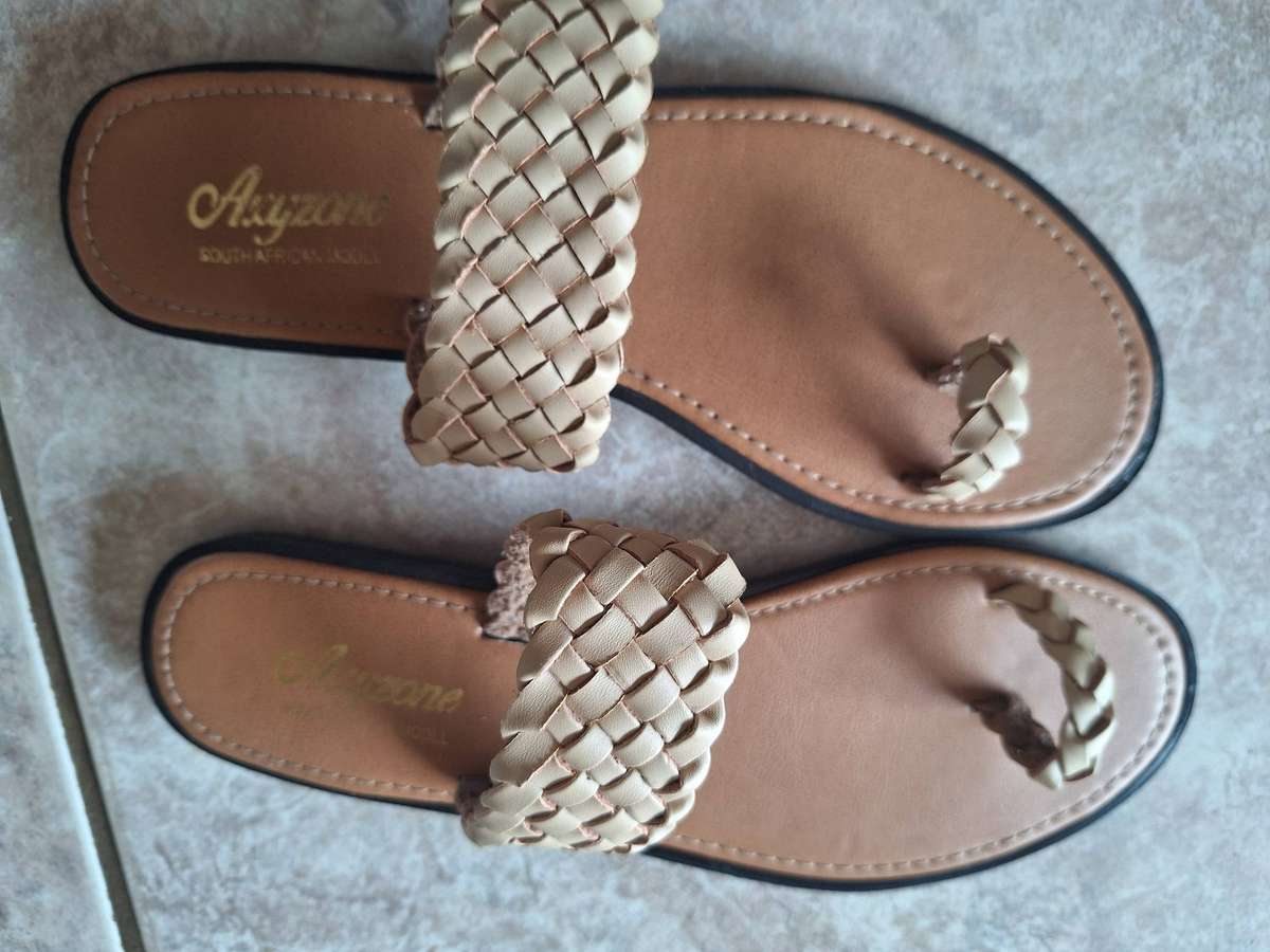 Last Pair Left. Size 8