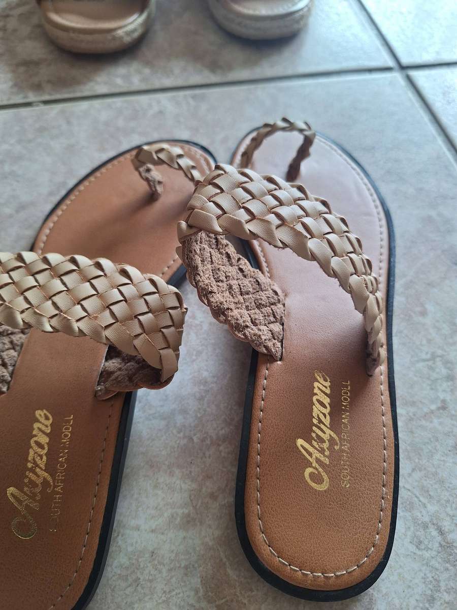 Last Pair Left. Size 8