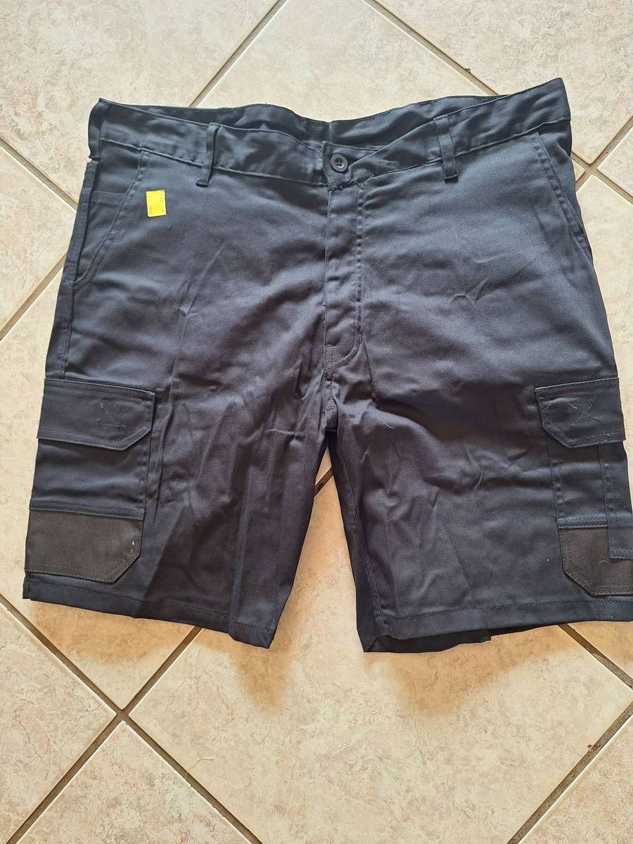 Dromax mens short. Size 38 ONLY