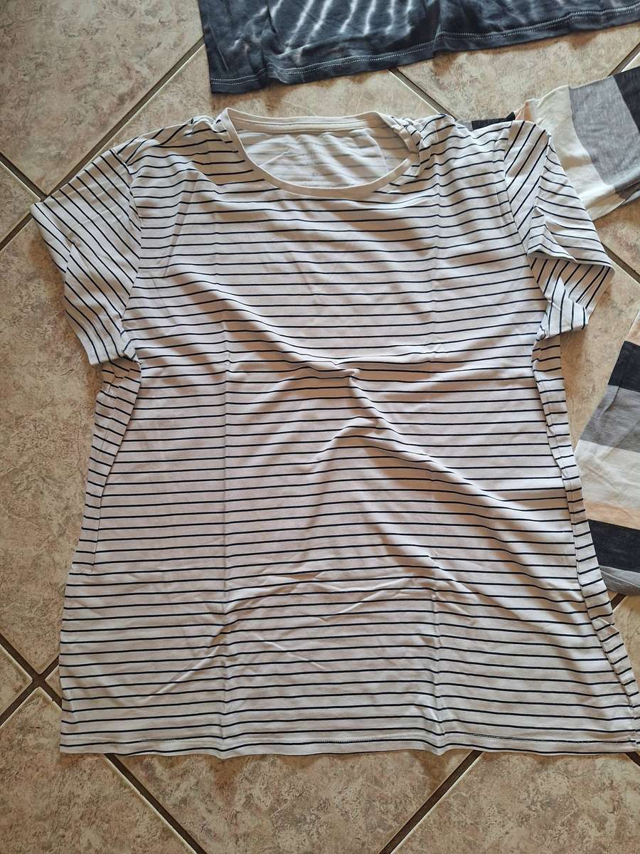 4 x Ladies Tops Size XL