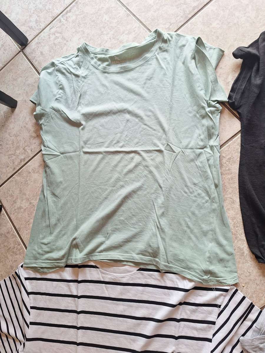 4 x Ladies Tops Size XL