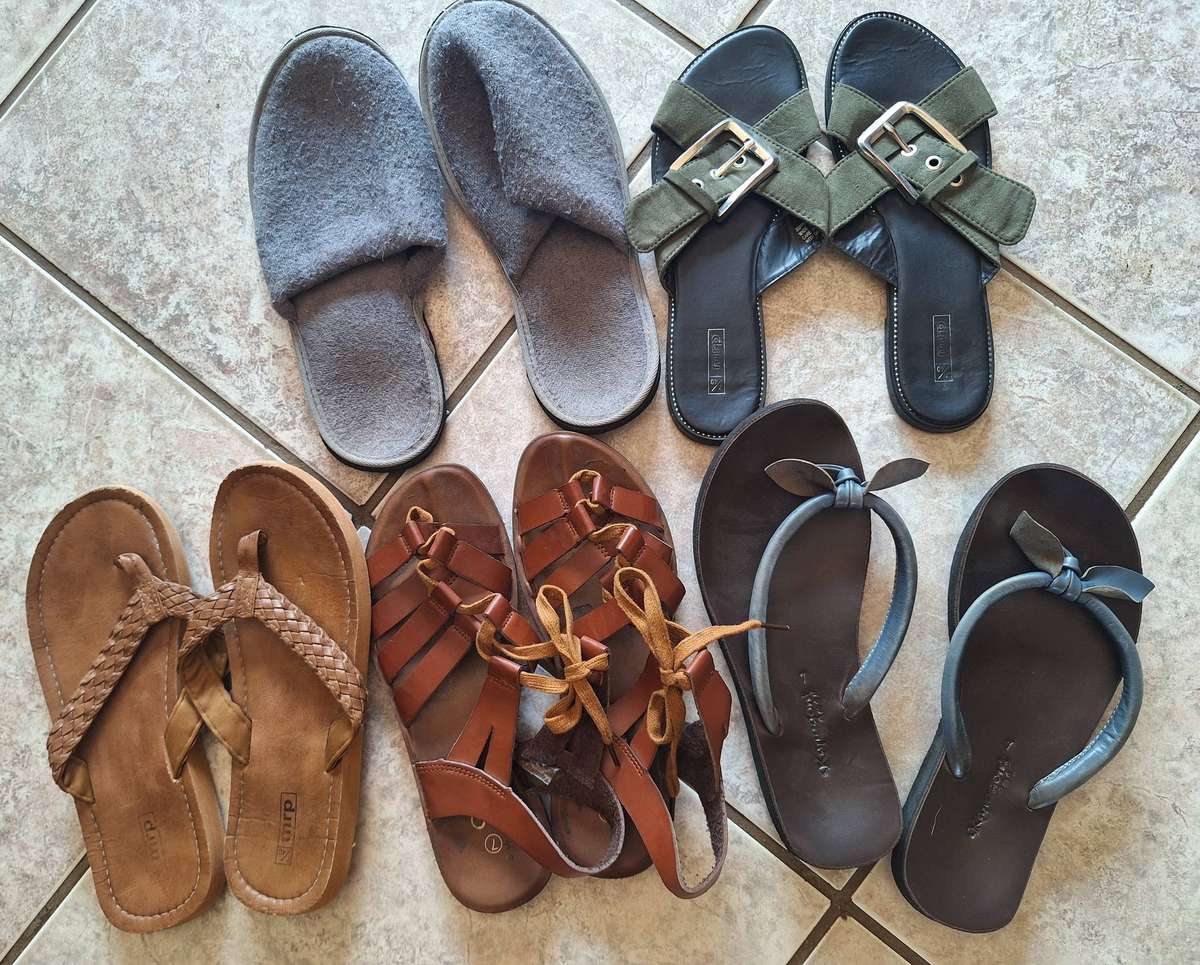 Size 7 Shoe Combo - 4 x Pairs