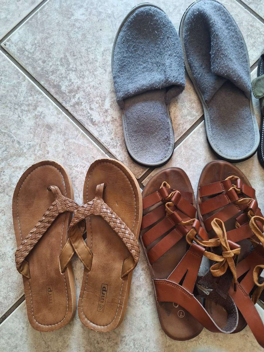 Size 7 Shoe Combo - 4 x Pairs