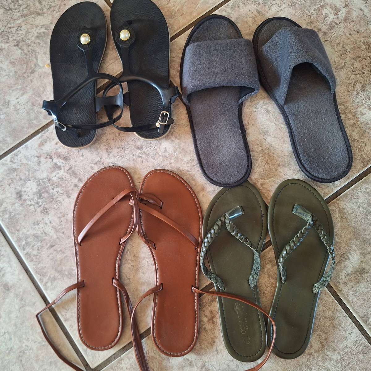 Size 7 Shoe Combo - 4 x Pairs