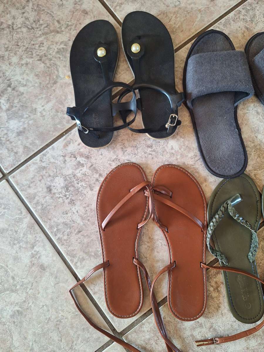 Size 7 Shoe Combo - 4 x Pairs