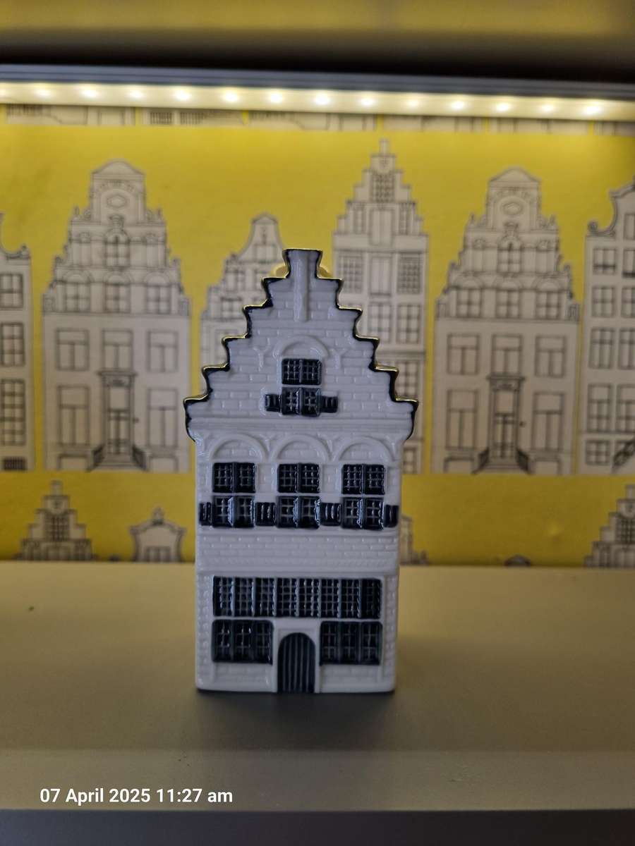 ****KLM HOUSE 96****