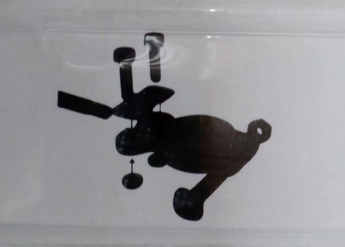 Vehicle battery terminals