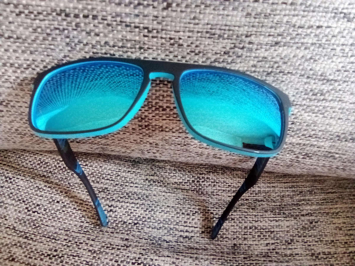 Sun glasses blue