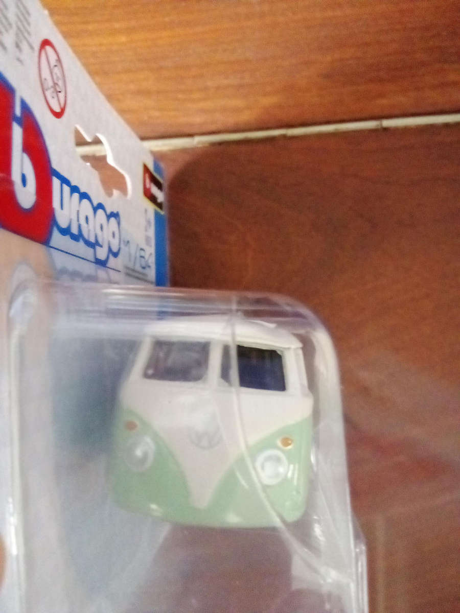 Volkswagen Kombi "Samba"