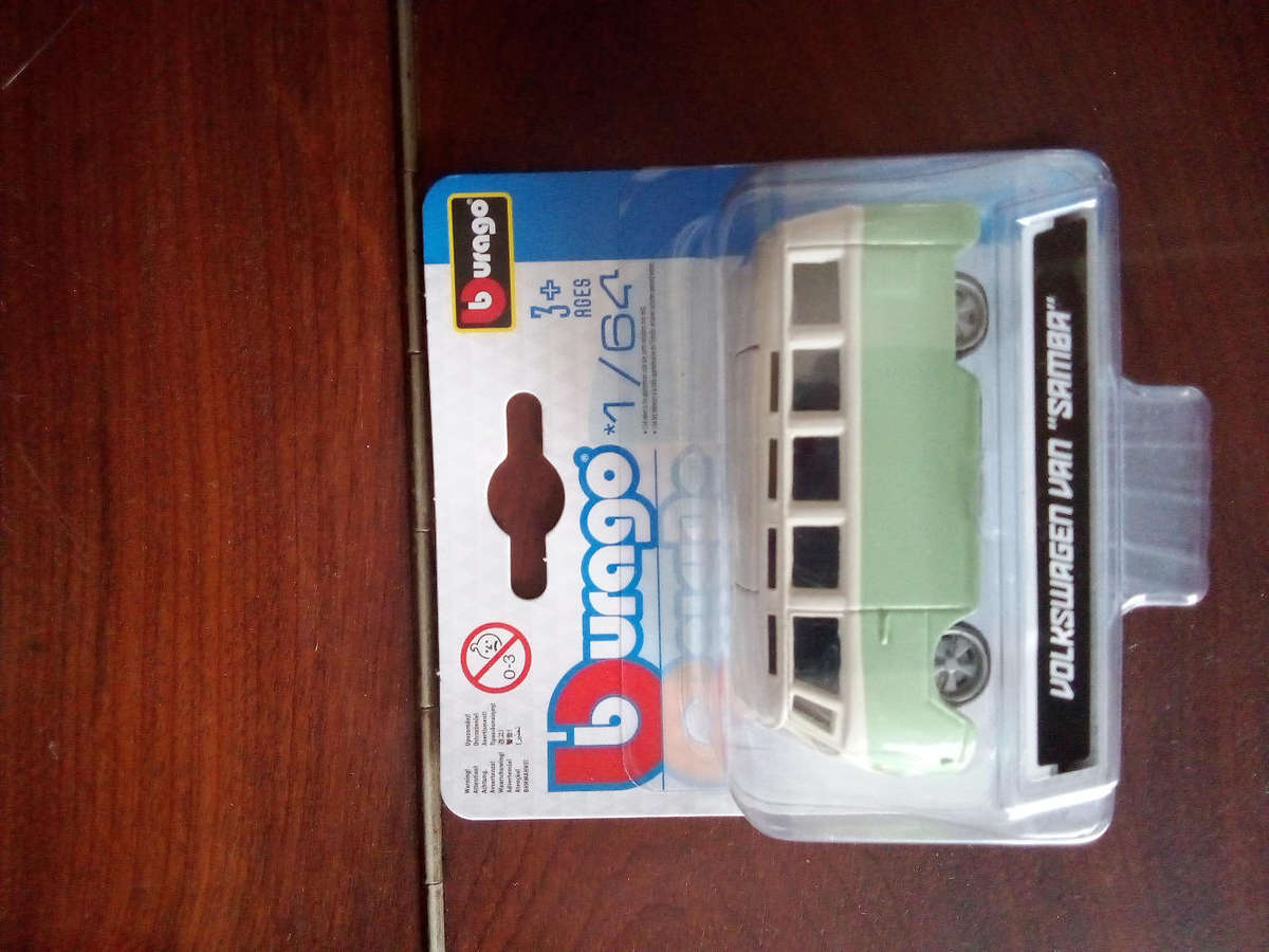 Volkswagen Kombi "Samba"