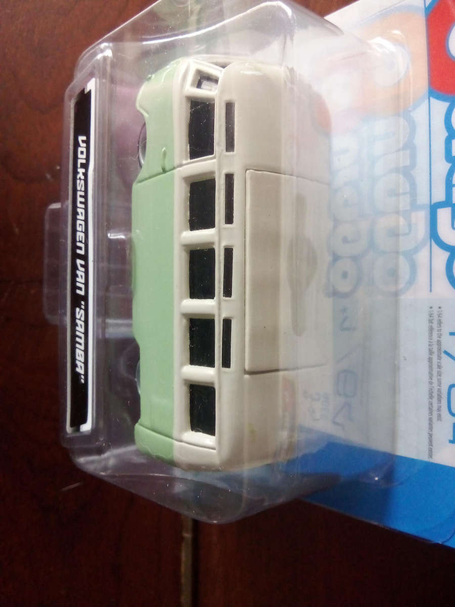 Volkswagen Kombi "Samba"