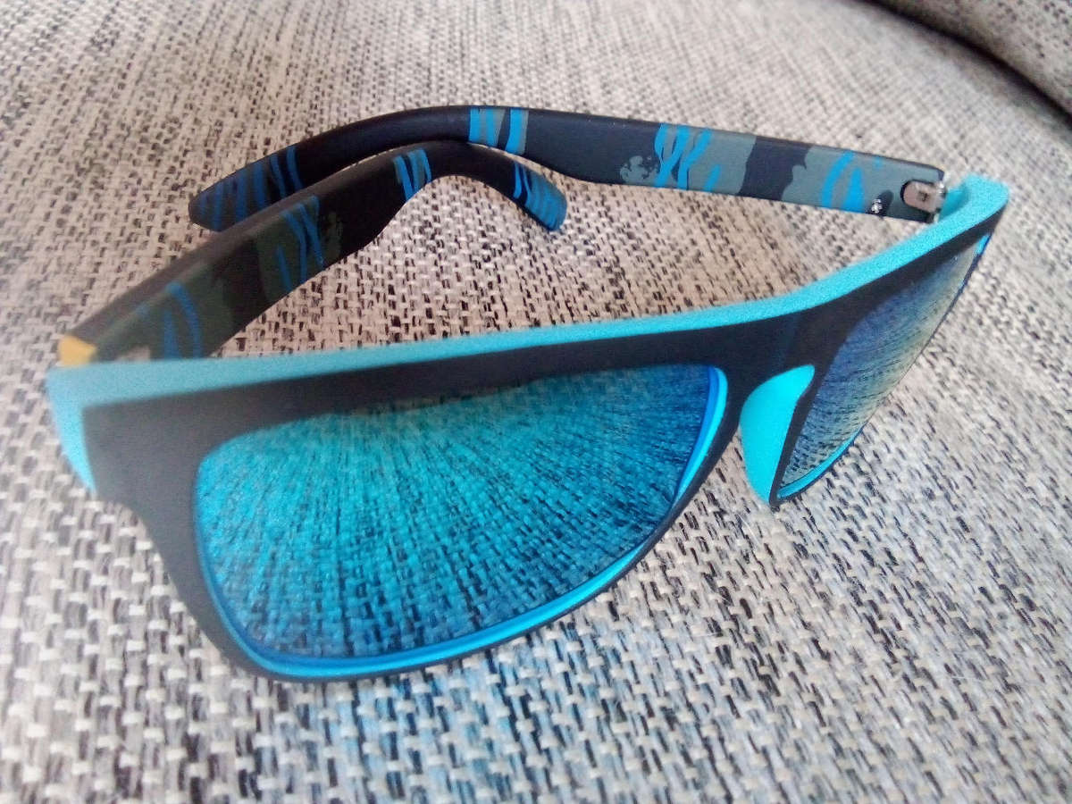 Sun glasses blue
