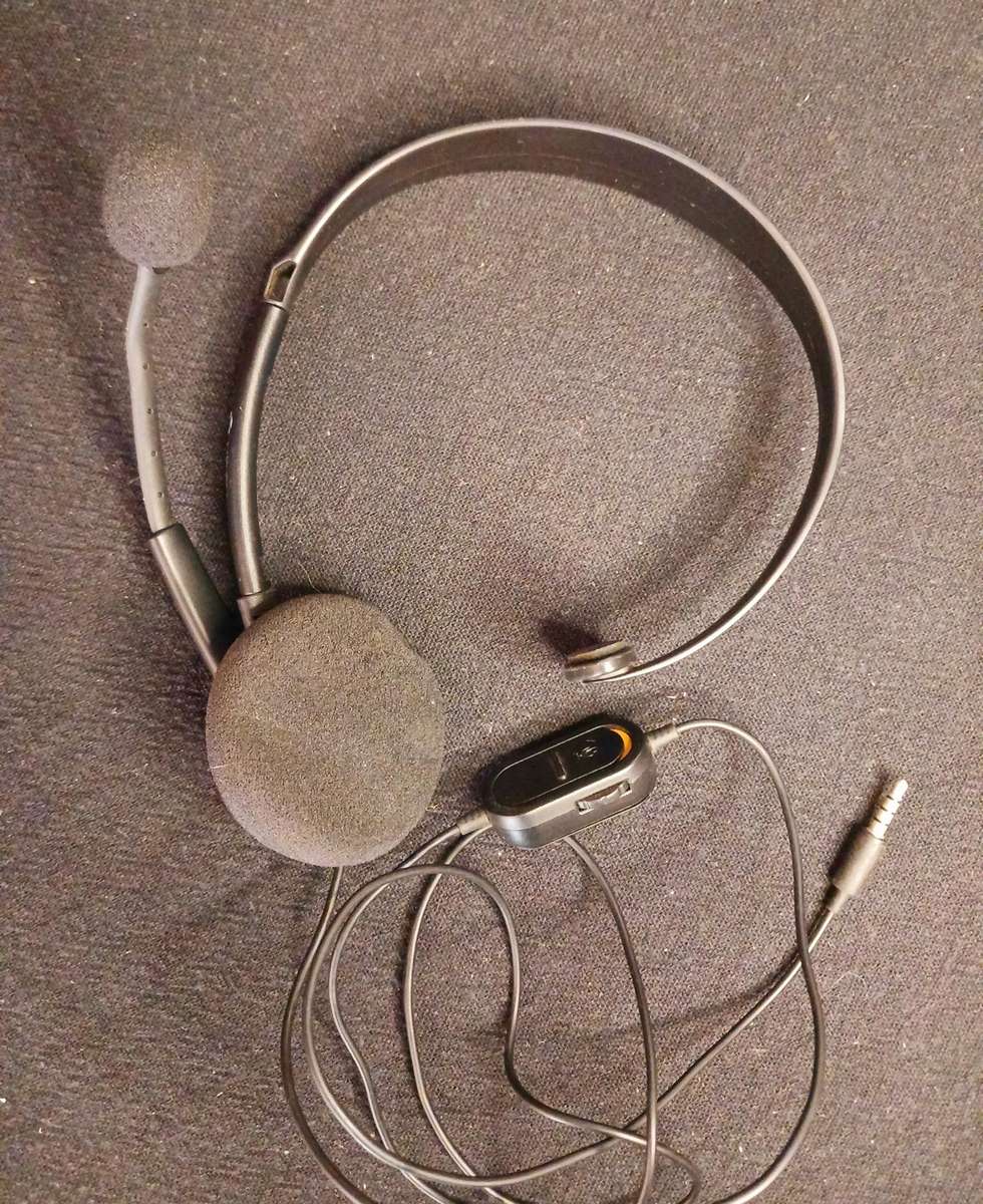 XBOX 360 Console, with 2 controllers, 1 Xbox headset & one Xbox remote control (All original)