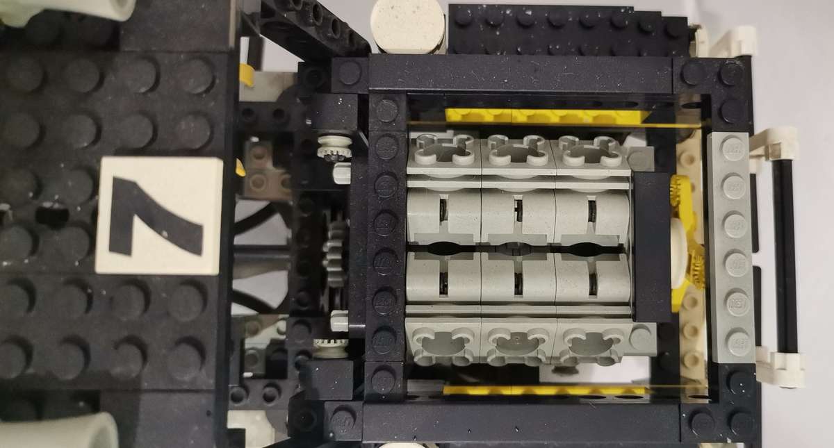 Vintage LEGO Technik 8868 Air Tech Claw Rig - Rare/Retired