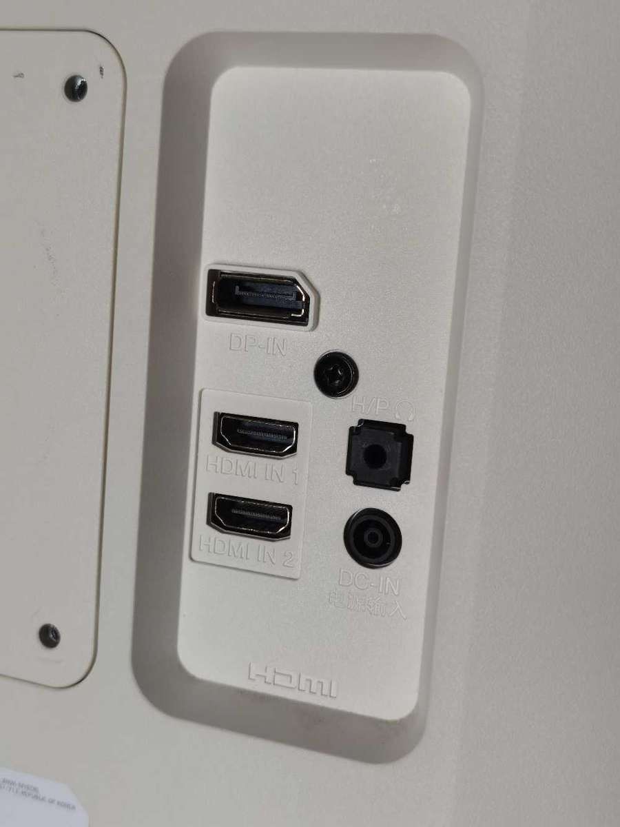 LG 4K 2160P 27" Monitor - 27UL500