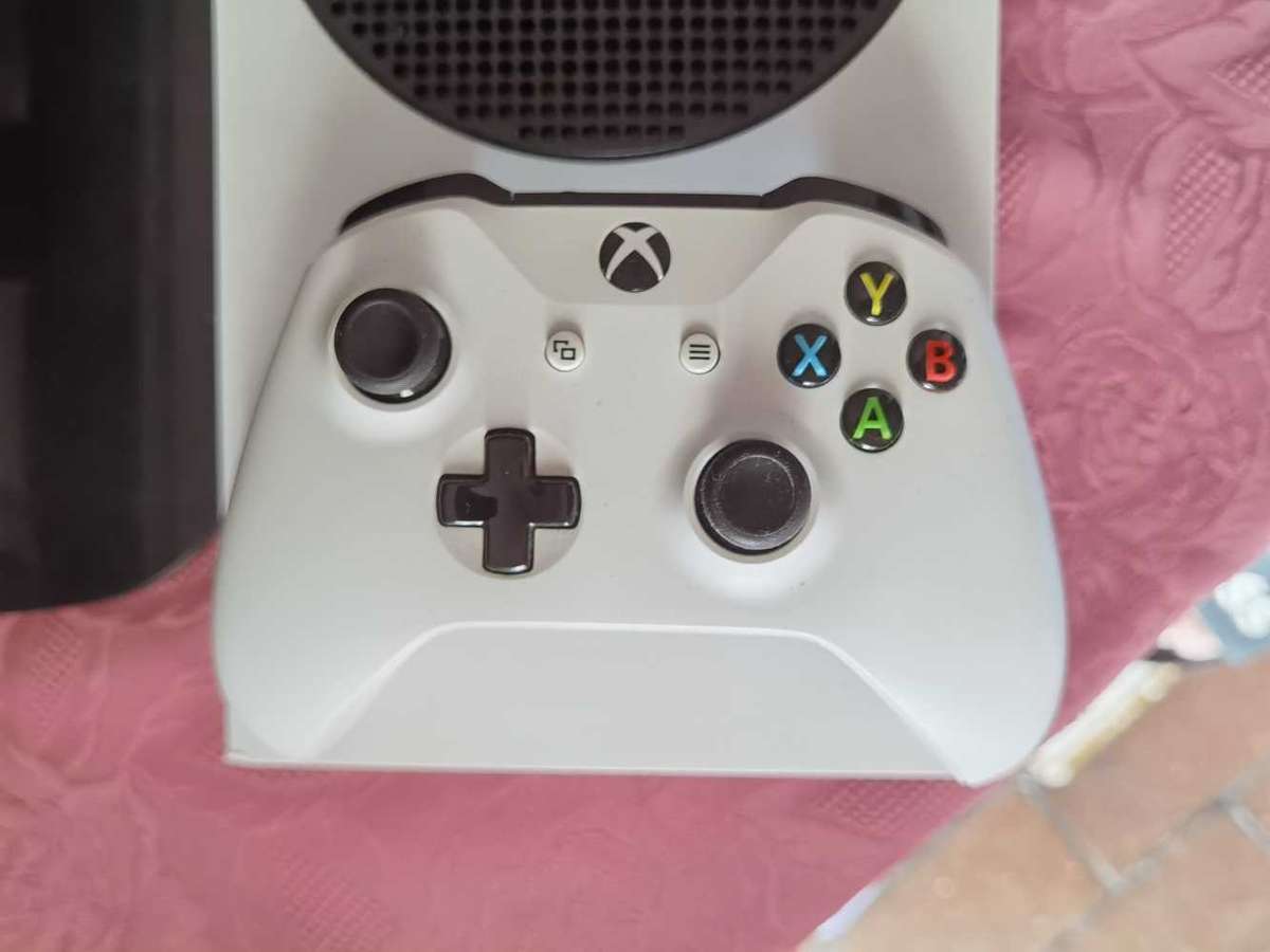 XBOX SERIES S Console + Controller + Keyboard & Mouse