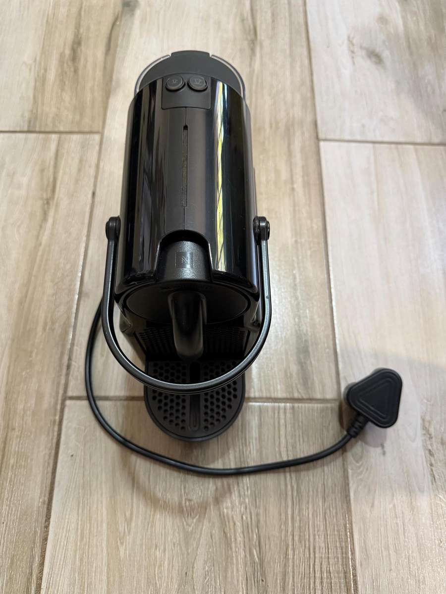 Nespresso Inissia Coffee Machine  Black (Great Condition)