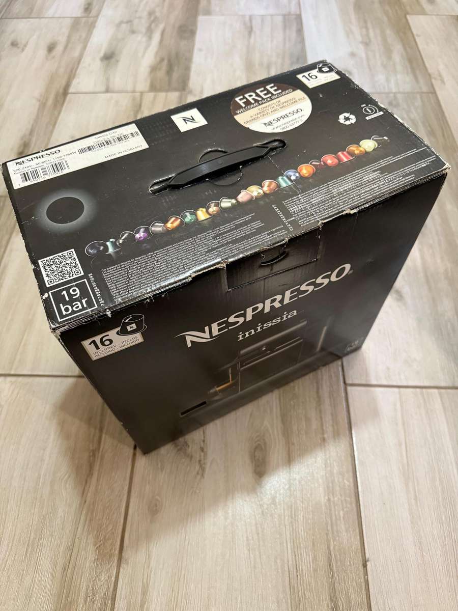 Nespresso Inissia Coffee Machine  Black (Great Condition)