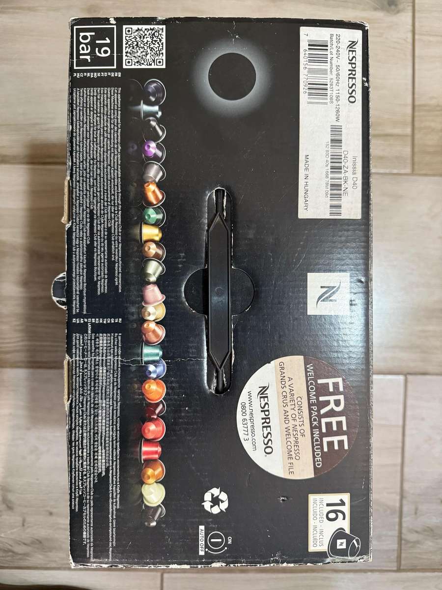 Nespresso Inissia Coffee Machine  Black (Great Condition)