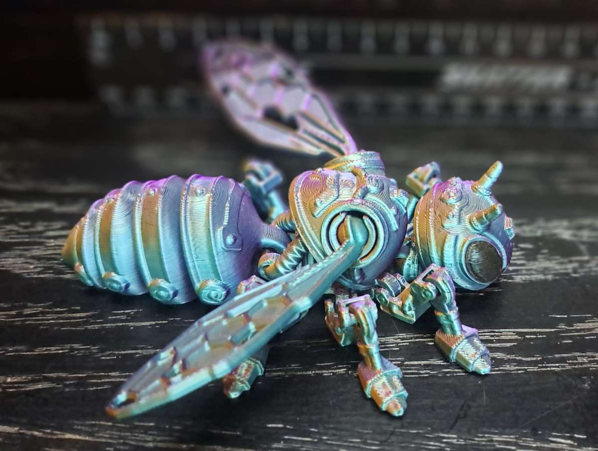 1pc 3D Printed Mechanical Movable Joints Bee Statue Figurine, With Movable Wings