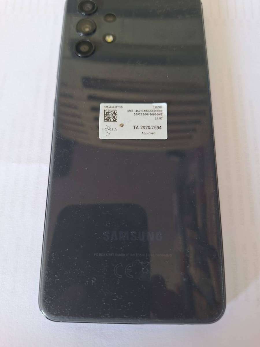 Samsung A32 128gb - NOT WORKING - FOR SPARES