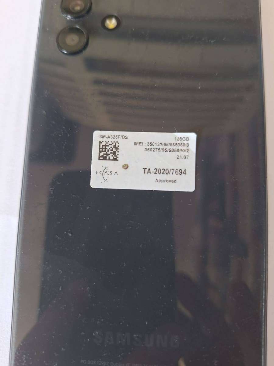Samsung A32 128gb - NOT WORKING - FOR SPARES
