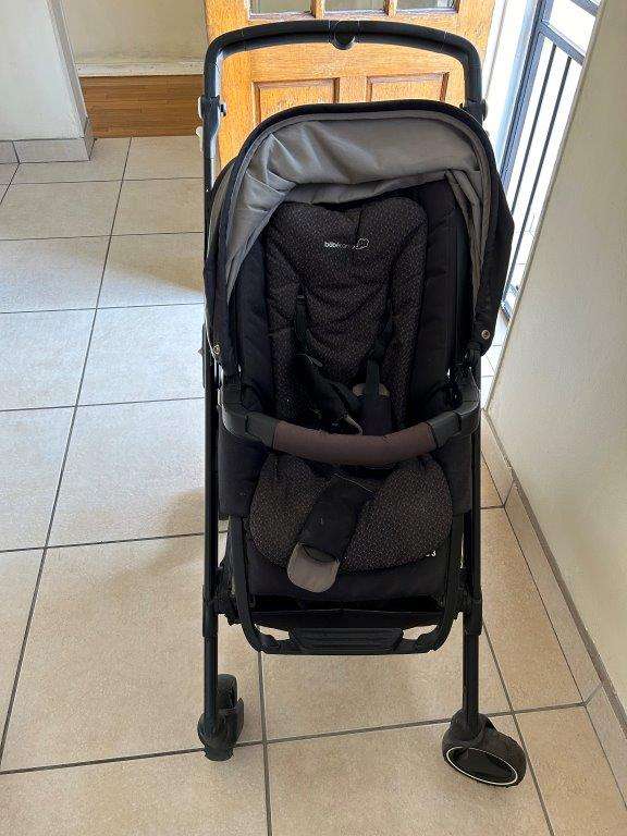 Pram and car seat travel system