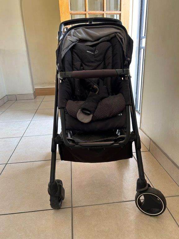 Pram and car seat travel system