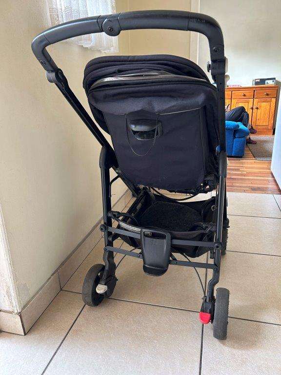 Pram and car seat travel system