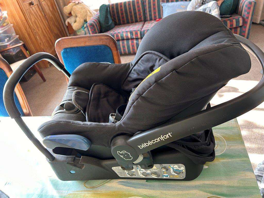 Pram and car seat travel system