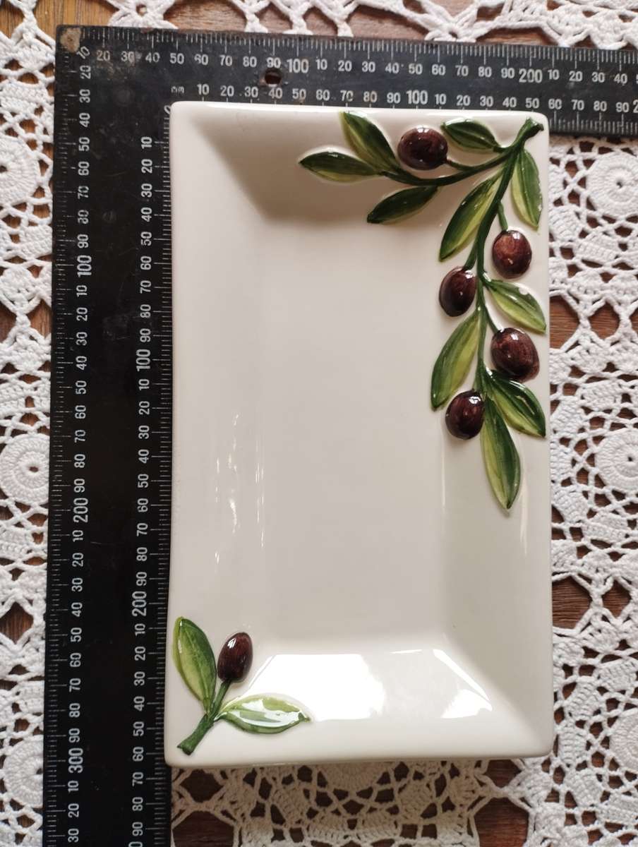 Italian pottery olive dish
