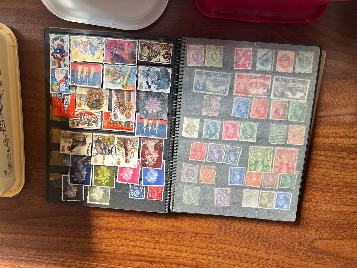 Box lot of just under 8kg