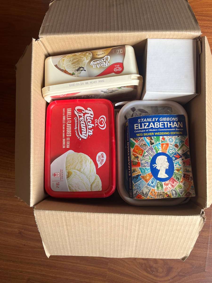 Box lot of just under 8kg