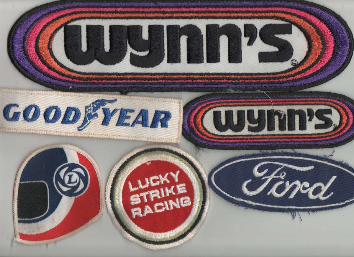 WYNN'S CLOTH  BADGE (28 CM X 7,5 CM) AND MIXED BADGES - RESERVED FOR GHALEEP