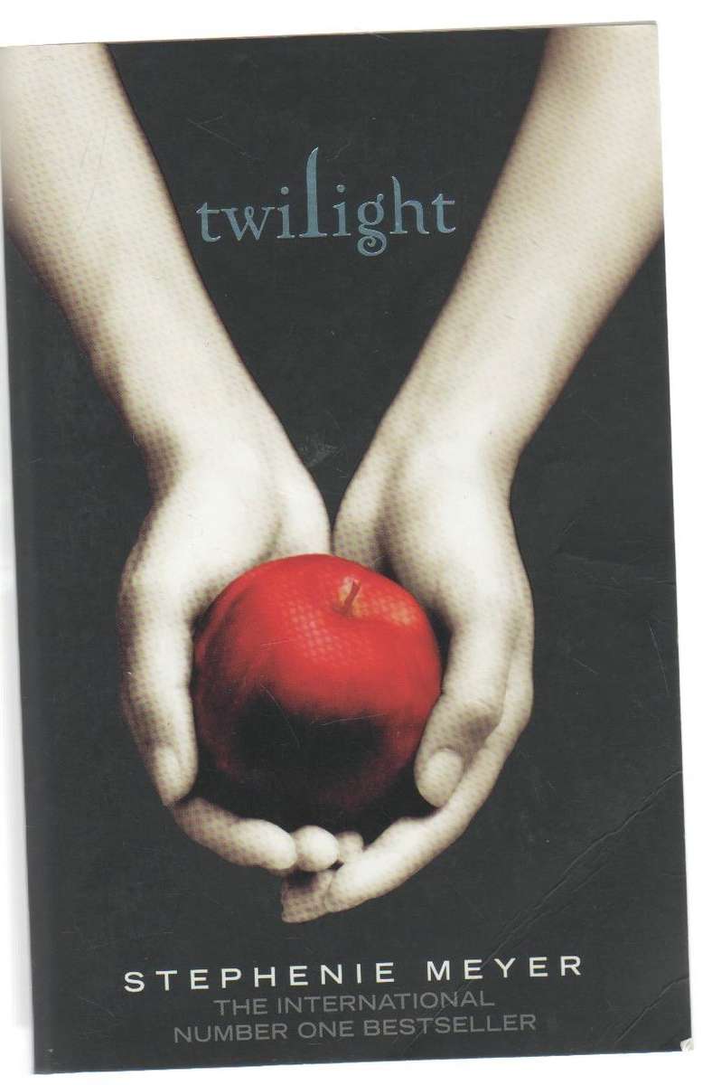 TWILIGHT - STEPHENIE MEYER (2007)