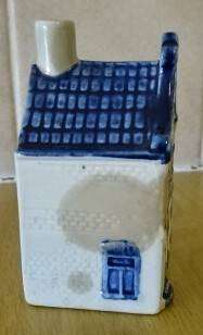 VINTAGE KLM ROYAL DELFT HOUSE #5 (HEIGHT 7,5 CM X 4 CM) MARKED