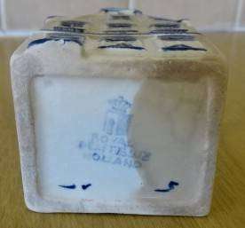 VINTAGE KLM ROYAL DELFT HOUSE #5 (HEIGHT 7,5 CM X 4 CM) MARKED