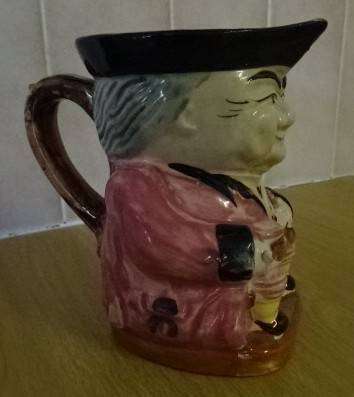 CERAMIC TOBY JUG/PITCHER (HEIGHT 13,5 CM)