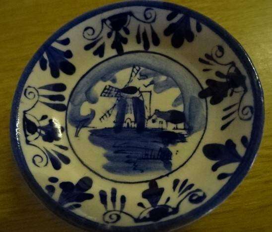 VINTAGE SMALL DELFT BLUE BOWL WITH WINDMILL DECORATION (MARKED HAND-PAINTED WIDTH 6 CM)