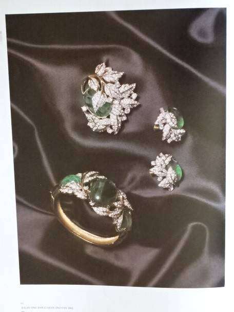 20TH CENTURY JEWELLERY - CAROLINE PULLEE (1990)