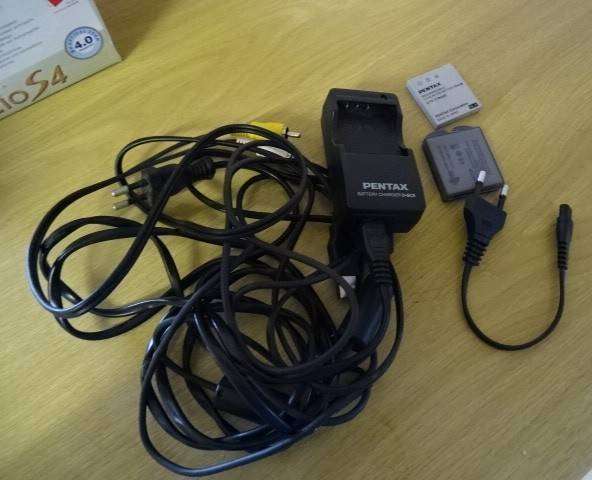 SILVER PENTAX OPTIO S4 DIGITAL CAMERA IN ORIGINAL BOX