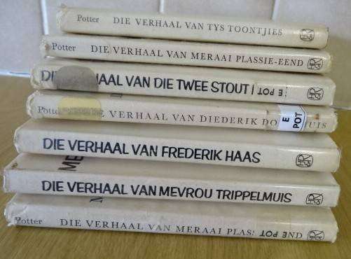 SEWE BEATRIX POTTER BOEKIES IN AFRIKAANS (1970'S)