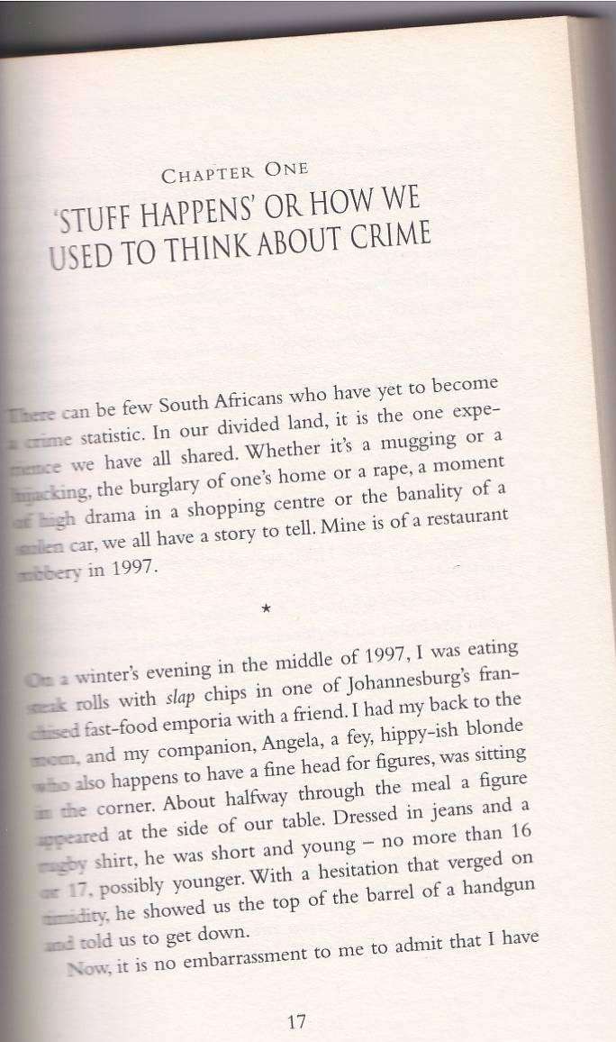 A COUNTRY AT WAR WITH ITSELF SOUTH AFRICA'S CRISIS OF CRIME - ANTHONY ALTBEKER (2007)