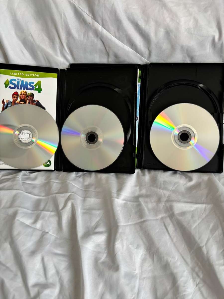 Sims 4 Limited 2 Discs Edition and Sims 3 Into the Future Expansion Pack