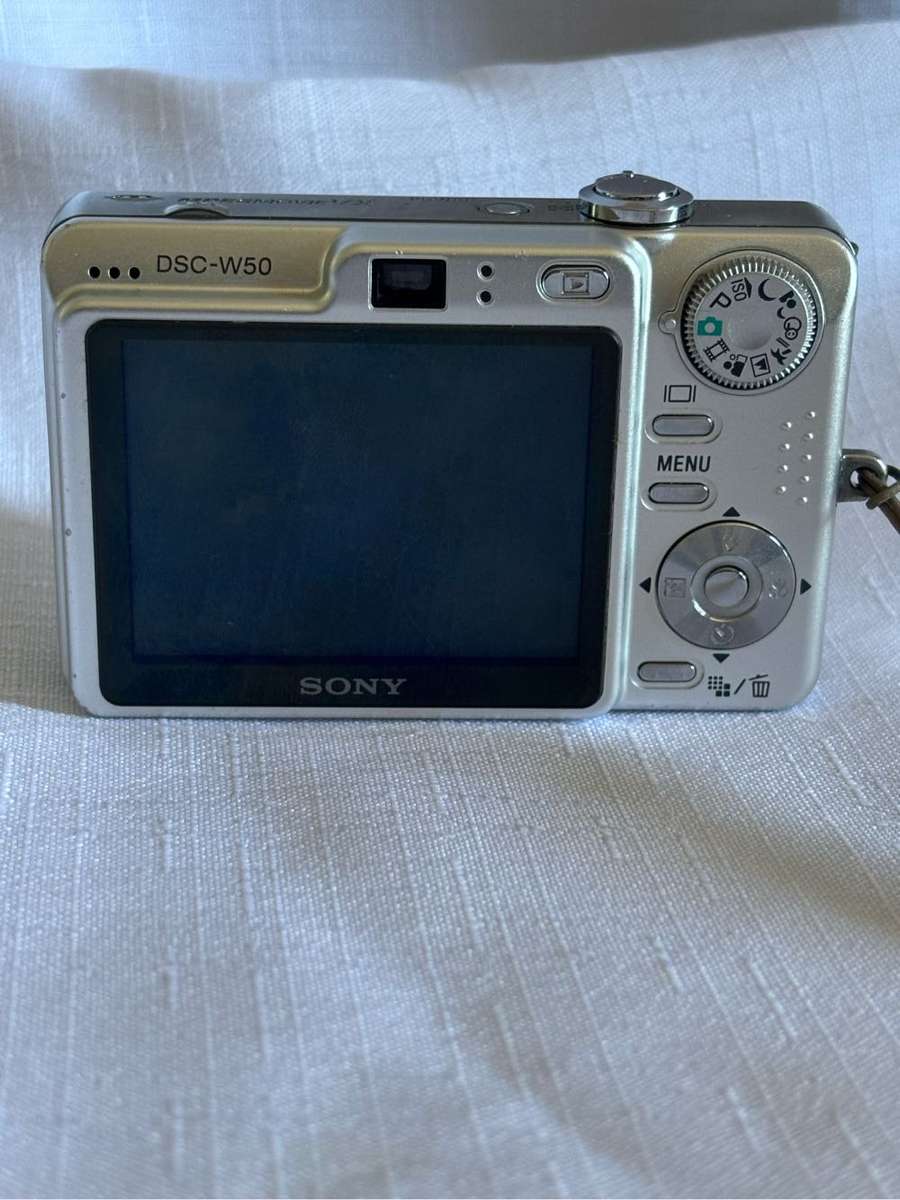 Sony Cybershot DSC-W50 Compact Digital Camera, Charger, Memory Card