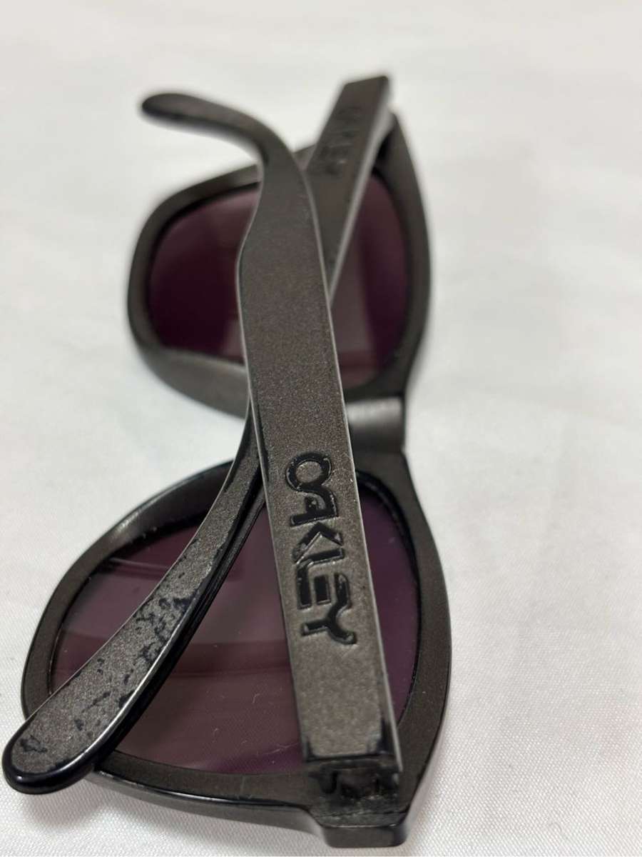 Oakley Frogskins Cat eye Sunglasses markings end of arms