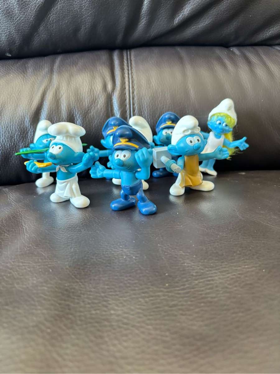 Blue Smurfs Figurines Lot of 8 Macdonalds Collectible